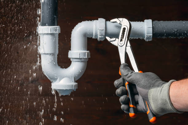 Professional Gas Line Repair technician working in Harvey, MI